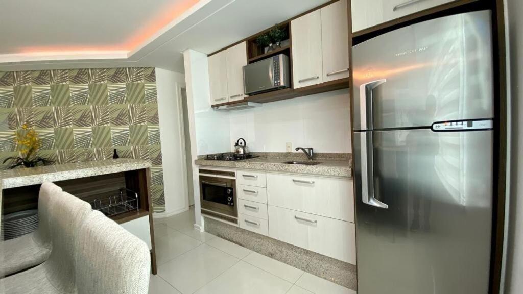 Solar Das Ilhas - Aconchegante Apartamento Na Linda Praia De 4 Ilhas Бомбиньяс Экстерьер фото