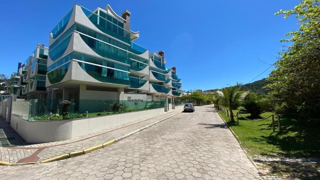 Solar Das Ilhas - Aconchegante Apartamento Na Linda Praia De 4 Ilhas Бомбиньяс Экстерьер фото